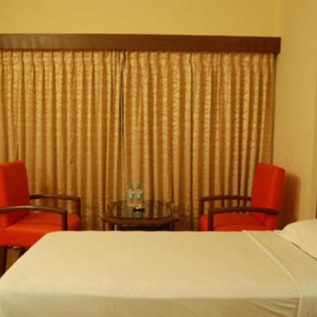 Hotel Park Plaza Madurai Exterior photo